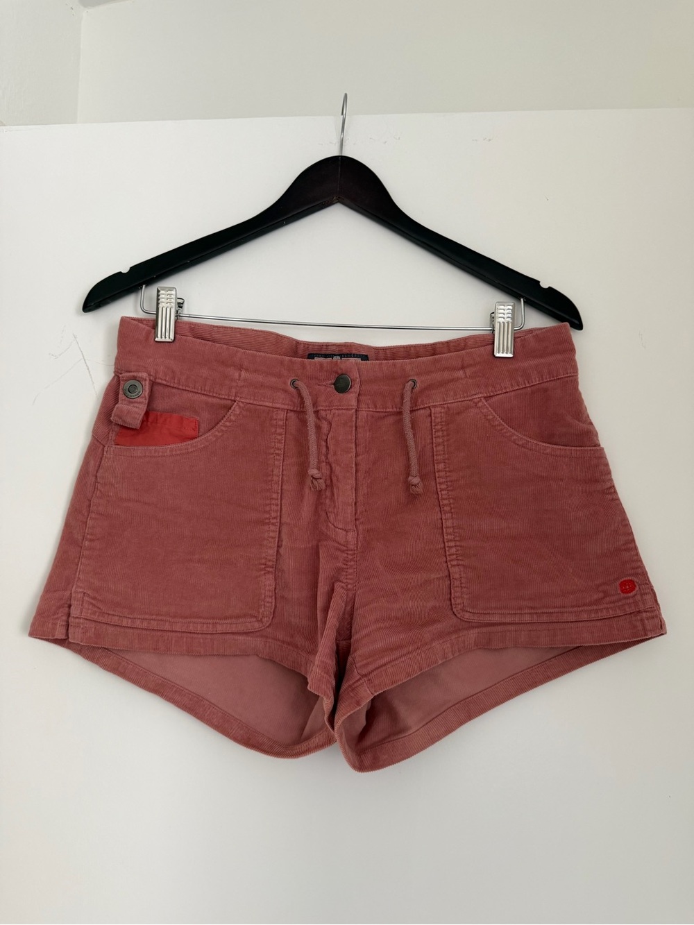 Amundsen Corduroy Shorts in nantucket red size medium